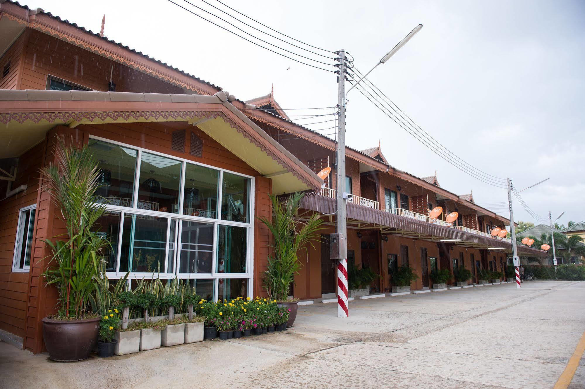 Sri Siam Resort Канчанабури Екстериор снимка